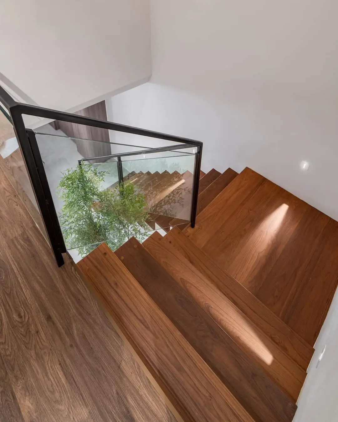 Calacatta Haven — feature 4