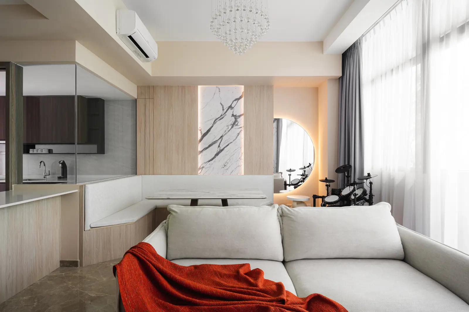 Calacatta Haven — feature 3
